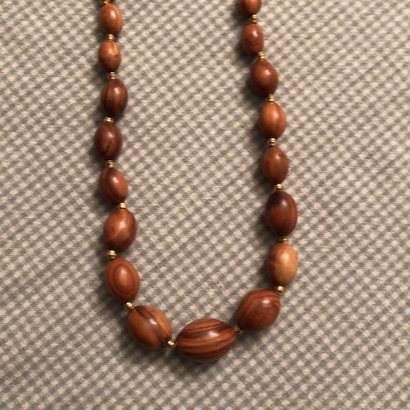 VINTAGE NECKLACE 15” WOODEN BEADED GOLD TONED ACCENTS GRADUATED BOHEMIAN - #340 - Picture 1 of 6